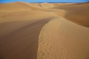 dunas de areia do deserto em maspalomas gran canaria foto