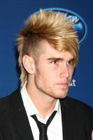 los angeles, 9 de janeiro - colton dixon participa do evento american idol premiere no royce hall, ucla em 9 de janeiro de 2013 em westwood, ca foto