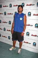 los angeles, 1 de maio - joshua morrow chegando ao 1º jogo anual de ball up celebridade streetball no cal state northridges matadome stadium em 1 de maio de 2011 em northridge, ca foto