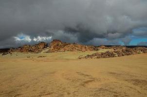 dia nublado no parque nacional el teide foto