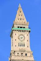 torre do relógio de boston no centro da cidade foto