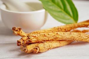 ginseng, erva vegetal seca. comida saudável famosa exportação de alimentos no país da Coréia. foto