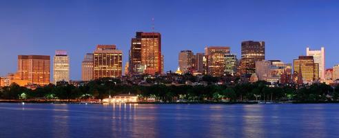 panorama da cena noturna de boston foto