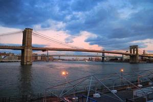 panorama da ponte do brooklyn de nova york foto