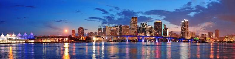 cena noturna de miami foto