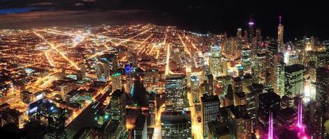 panorama de visão noturna de chicago foto