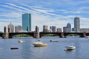 vista da orla da cidade de boston foto