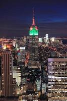 nyc, 2011 - vista aérea do horizonte de manhattan de nova york foto