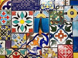 decoração de parede de azulejos vintage coloridos foto