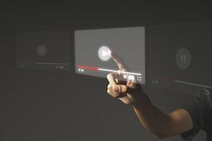 streaming online, assistindo vídeo no conceito de holograma da internet foto