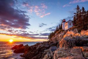 farol do porto de baixo em maine foto