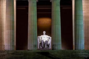 Lincoln Memorial à noite em Washington, DC Estados Unidos foto