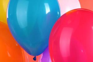 close-up de balões coloridos foto