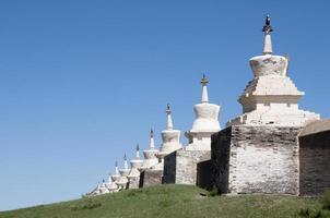 paredes ao redor do templo de kharakhorum. dia ensolarado. Mongólia foto