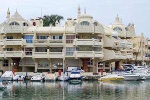 granada, andaluzia, espanha, 2014. vista da marina em benalmadena espanha em 9 de maio de 2014 foto