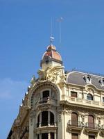 granada, andaluzia, espanha, 2014. edifício típico em granada espanha em 7 de maio de 2014 foto