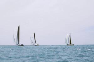 samui regata 2015, tailândia - evento de 25 de maio na praia de chaweng, ilha de koh samui, tailândia 25 de maio de 2015 foto