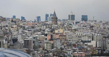 torre galata em istambul, turquia foto