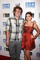 los angeles, 11 de agosto - angus t jones, ariel winter chegando ao evento be a star summer no hotel andaz em 11 de agosto de 2011 em los angeles, ca foto