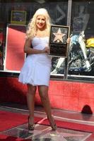 15 de novembro de los angeles - christina aguilera na cerimônia de estrela da calçada da fama de hollywood para christina aguilera no hard rock cafe calçada, hollywood e highland em 15 de novembro de 2010 em los angeles, ca foto