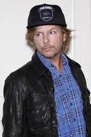 los angeles, 13 de abril - david spade chegando na festa do livro kimberly snyder para a solução de desintoxicação de beleza no hotel de londres em 13 de abril de 2011 em west hollywood, ca foto