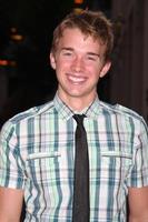 los angeles, 28 de setembro - Chandler Massey chega para comemorar 45 anos de dias de nossas vidas na academia de artes e ciências da televisão em 28 de setembro de 2010 no n. hollywood, ca foto