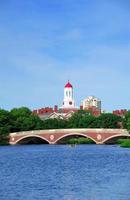 Boston campus universitário de harvard com ponte foto