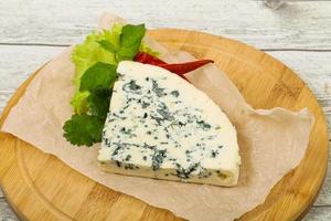 fatia de queijo azul foto