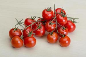 ramo de tomate cereja foto