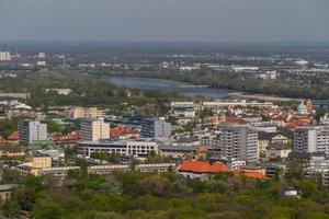 horizonte de varsóvia com torres de varsóvia foto