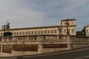 roma, o edifício da consulta na praça do quirinale. foto