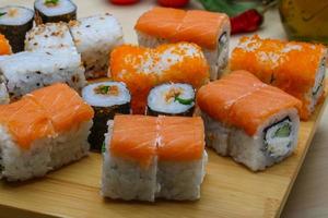 conjunto de sushi do japão foto