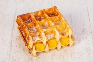 waffle doce com geleia foto