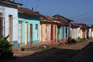 casas coloridas em trinidad, cuba foto