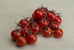 ramo de tomate cereja foto