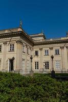 o palácio lazienki no parque lazienki, varsóvia. lazienki krolewskie. foto