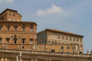 edifícios no Vaticano, a Santa Sé em Roma, Itália. parte da basílica de são pedro. foto