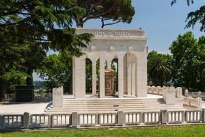 ossuário dos caídos durante a defesa de roma, itália foto