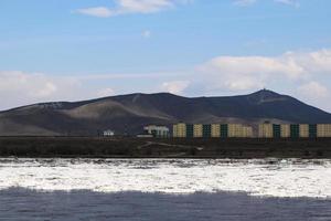 deriva de gelo no rio yenisei, na cidade de kyzyl, no leste da sibéria foto