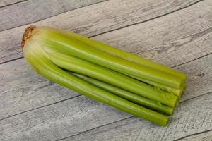 alimentos orgânicos - palitos de aipo foto