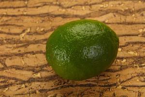 limão verde maduro foto