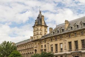 edifício histórico em paris frança foto