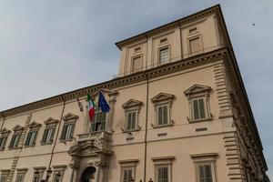 roma, o edifício da consulta na praça do quirinale. foto