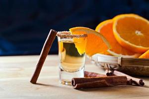 tequila com laranja e canela foto