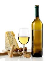 vinho branco e queijo foto
