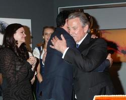 los angeles 7 de fevereiro - heather tom, don diamont e eric braeden na celebração do 40º aniversário de eric braeden nos jovens e inquietos em 7 de fevereiro de 2020 em los angeles, ca foto