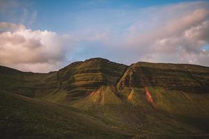 llyn y fan fach no parque nacional brecon beacons foto