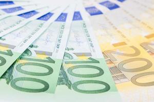 notas de euro espalhadas pelo chão - moeda europeia