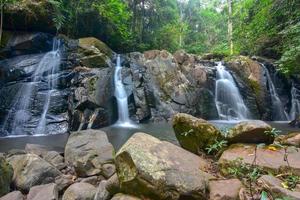 cachoeira na província de nan, tailândia foto