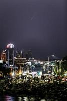 cometa neowise parece sobre istambul, turquia foto